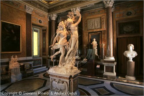 ROMA
Galleria Borghese
Sala di Apollo e Dafne
"Apollo e Dafne" di Gian Lorenzo Bernini (1622-25)