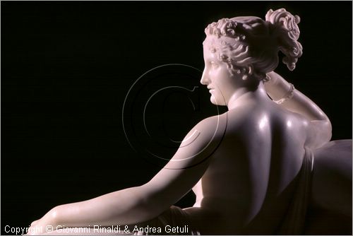 ROMA
Galleria Borghese
Sala di Paolina
"ritratto marmoreo di Paolina Borghese di Antonio Canova (1805-08)