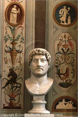 ROMA
Galleria Borghese
Salone di Ingresso
testa colossale dell'Imperatore Adriano