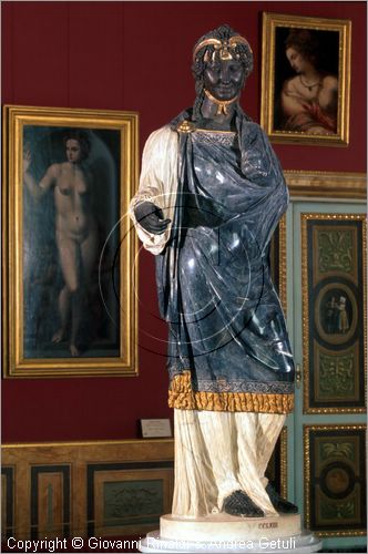 ROMA
Galleria Borghese
Sala X
"Zingarella", preziosa statua in marmi policromi commissionata dal cardinale Scipione allo scultore francese Nicolas Cordier, che la termin nel 1612