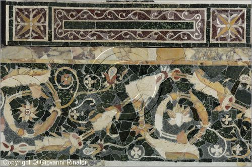 ITALY - LAZIO - ROMA - ROME - Museo dell'Alto Medioevo (ex Palazzo delle Scienze dell'EUR) - Opus Sectile di Porta Marina di Ostia Antica - la straordinaria decorazione a intarsio di marmi colorati che ornava la sala di rappresentanza di una domus monumentale - particolare del fregio a girali della parete destra della sala