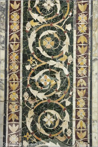 ITALY - LAZIO - ROMA - ROME - Museo dell'Alto Medioevo (ex Palazzo delle Scienze dell'EUR) - Opus Sectile di Porta Marina di Ostia Antica - la straordinaria decorazione a intarsio di marmi colorati che ornava la sala di rappresentanza di una domus monumentale - particolare di una lesena con tralcio floreale "animato" e bordo a fiori di loto di tradizione egizia