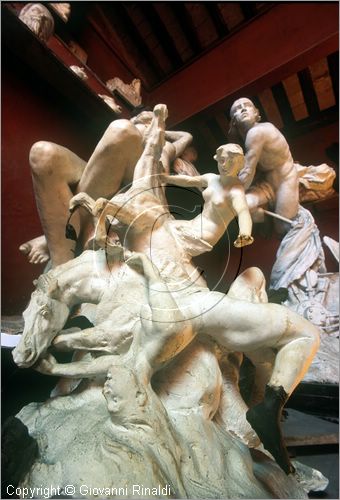 ROMA
Museo Canova-Tadolini
sala interna
bozzetto di gruppo equestre