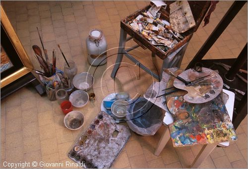 ROMA
Casa-Museo Giorgio De Chirico
nel Palazzo dei Borgognoni in piazza di Spagna
particolare nello studio dell'ultimo piano dove il pittore dipinse negli anni '50