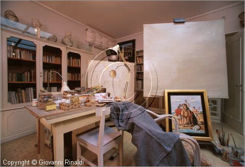 ROMA
Casa-Museo Giorgio De Chirico
nel Palazzo dei Borgognoni in piazza di Spagna
particolare nello studio dell'ultimo piano dove il pittore dipinse negli anni '50