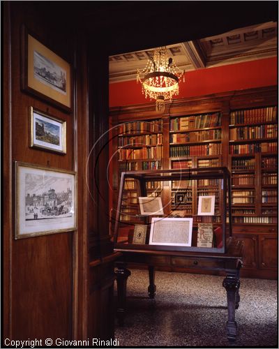 ROMA
"Keats-Shelley Memorial House"
museo dedicato alla memoria dei due poeti inglesi nella casa dove visse per qualche mese e mor John Keats
in piazza di Spagna