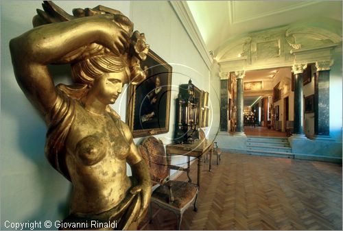 ROMA
Pinacoteca Capitolina
Galleria Cini
veduta della sala con le sculture dorate del '700