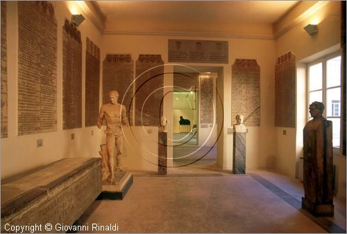ROMA
Pinacoteca Capitolina
corridoio di accesso con i fasti consolari