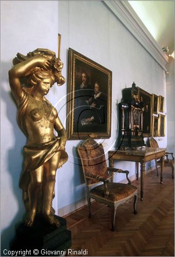 ROMA
Pinacoteca Capitolina
Galleria Cini
veduta della sala con le sculture dorate del '700
