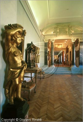 ROMA
Pinacoteca Capitolina
Galleria Cini
veduta della sala con le sculture dorate del '700