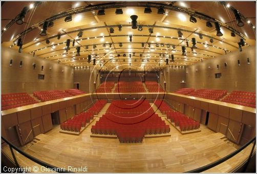 auditorium004.jpg