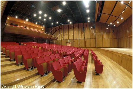 auditorium014.jpg