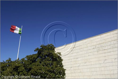 ITALY - ROMA - EUR - Palazzo dei Congressi (Adalberto Libera 1938-54) - lato sud-ovest su Viale della Letteratura