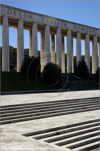 ITALY - ROMA - EUR - Palazzo Mostra della Romanit oggi Museo della Civilt Romana (Pietro Aschieri,Domenico Bernardini,Cesare Pascoletti,e Gino Peressutti,1939-52) - colonnato di raccordo dei due edifici