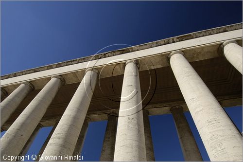 ITALY - ROMA - EUR - Palazzo Mostra della Romanit oggi Museo della Civilt Romana (Pietro Aschieri,Domenico Bernardini,Cesare Pascoletti,e Gino Peressutti,1939-52) - colonnato di raccordo dei due edifici