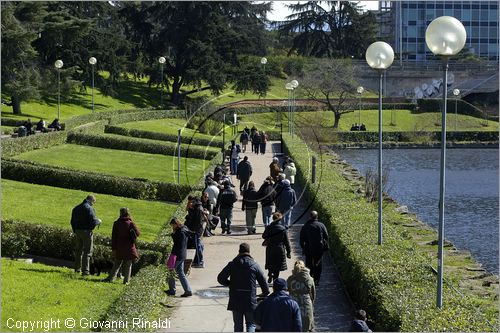 ITALY - ROMA - EUR - la passeggiata del Giappone intorno al laghetto artificiale