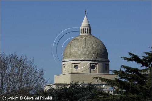 ITALY - ROMA - EUR - la cupola della Chiesa dei Santi Pietro e Paolo - ideata da Arnaldo Foschini e realizzata tra il 1938 e il 1955 voleva essere il punto di riferimento visivo del quartiere