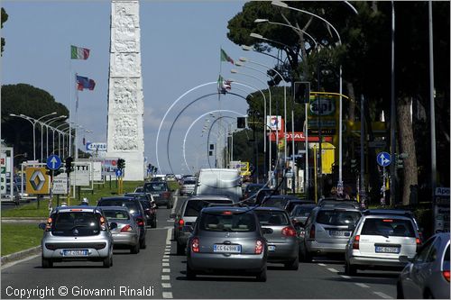 ITALY - ROMA - EUR - Via Cristoforo Colombo e infondo la stele di Piazza G. Marconi