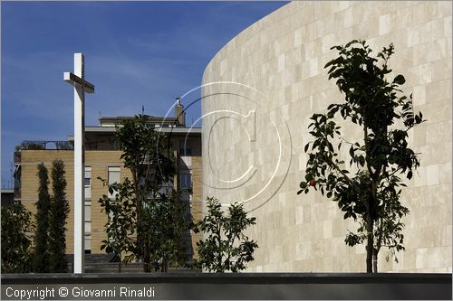 ITALY - ROME - ROMA - Quartiere della Magliana - Chiesa del Santo Volto di Ges (Piero Sartogo e Nathalie Grenon - 2006) - veduta esterna - la croce realizzata dallo scultore Eliseo Mattiacci