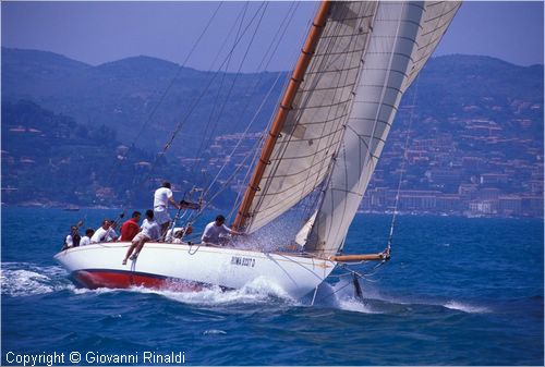 pradaweek98_0001.jpg