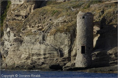 ITALY - TUSCANY - TOSCANA - (Parco dell'Arcipelago Toscano) - ISOLA DI CAPRAIA (LI) - Veduta dal mare della costa - la Garitta