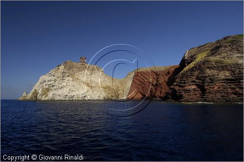 ITALY - TUSCANY - TOSCANA - (Parco dell'Arcipelago Toscano) - ISOLA DI CAPRAIA (LI) - La Cala Rossa e la Punta dello Zenobito con la torre omonima sulla costa meridionale