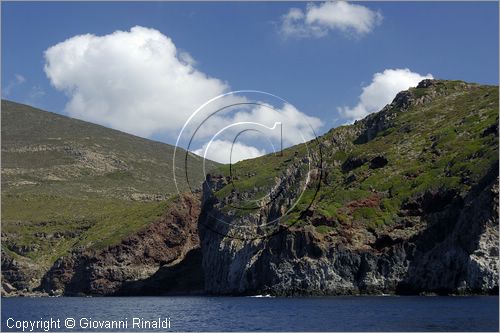 ITALY - TUSCANY - TOSCANA - (Parco dell'Arcipelago Toscano) - ISOLA DI CAPRAIA (LI) - La Cala del Moreto sulla costa sudoccidentale