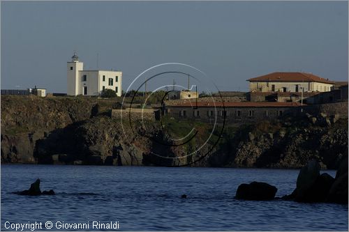 ITALY - TUSCANY - TOSCANA - (Parco dell'Arcipelago Toscano) - ISOLA DI CAPRAIA (LI) - Punta del Ferraione con il faro