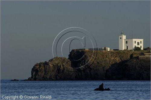 ITALY - TUSCANY - TOSCANA - (Parco dell'Arcipelago Toscano) - ISOLA DI CAPRAIA (LI) - Punta del Ferraione con il faro