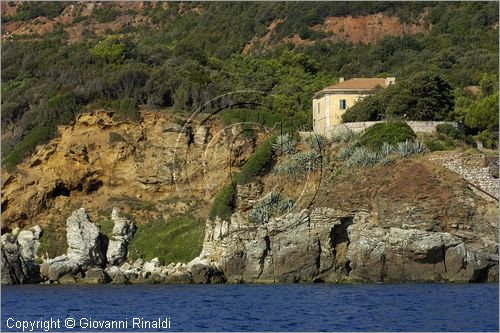 ITALY - TUSCANY - TOSCANA - ISOLA D'ELBA (LI) - una casa sulla costa di Capo Pero presso Rio Marina sulla costa est