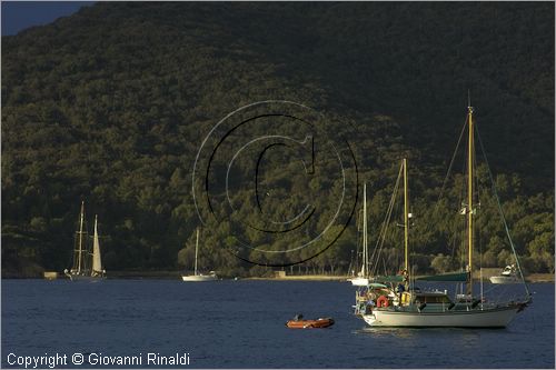 ITALY - TUSCANY - TOSCANA - ISOLA D'ELBA (LI) - la rada di fronta alla spiaggia di Galenzana presso Marina di Campo