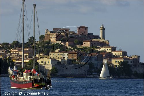 ITALY - TUSCANY - TOSCANA - ISOLA D'ELBA (LI) - barche in rada nel Golfo di Portoferraio