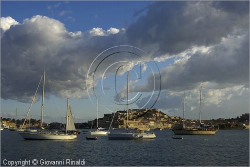 ITALY - TUSCANY - TOSCANA - ISOLA D'ELBA (LI) - barche in rada nel Golfo di Portoferraio