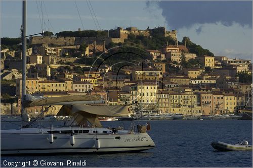 ITALY - TUSCANY - TOSCANA - ISOLA D'ELBA (LI) - Portoferraio - la Citt Vecchia con il porto e in alto il Forte Falcone