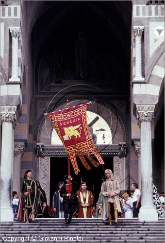 ITALY - AMALFI (SA)
Regata Storica delle Antiche Repubbliche Marinare
(si svolge ad Amalfi ogni 4 anni - l'ultima  stata nel 2001)
corteo storico