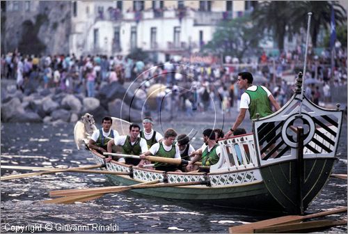 ITALY - AMALFI (SA)
Regata Storica delle Antiche Repubbliche Marinare
(si svolge ad Amalfi ogni 4 anni - l'ultima  stata nel 2001)
alla fine della gara