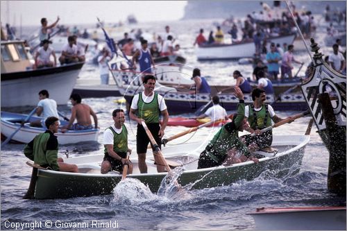 ITALY - AMALFI (SA)
Regata Storica delle Antiche Repubbliche Marinare
(si svolge ad Amalfi ogni 4 anni - l'ultima  stata nel 2001)
festeggiamenti alla fine della gara