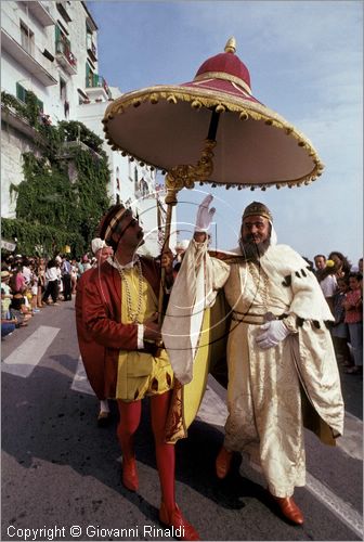 ITALY - AMALFI (SA)
Regata Storica delle Antiche Repubbliche Marinare
(si svolge ad Amalfi ogni 4 anni - l'ultima  stata nel 2001)
corteo storico