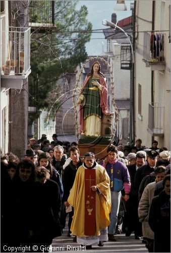 ITALY - LAMA DEI PELIGNI (CH) - Ballo della pupa (26 dicembre) - processione di Santa Barbara