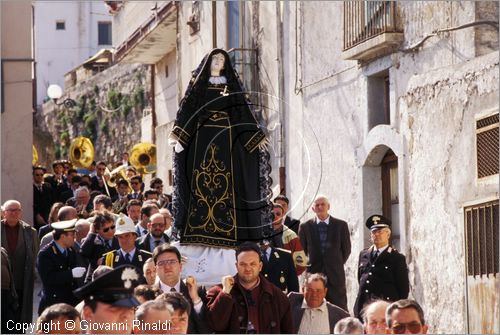 ITALY - BARILE (PZ)
Sacra Rappresentazione della Via Crucis (Venerd Santo)
la statua della Madonna Addolorata