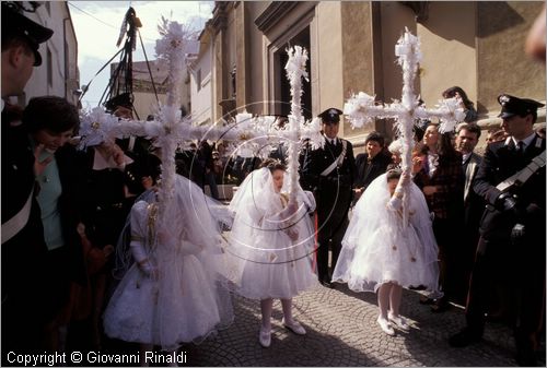 ITALY - BARILE (PZ)
Sacra Rappresentazione della Via Crucis (Venerd Santo)
Simpolo delle Tre Marie