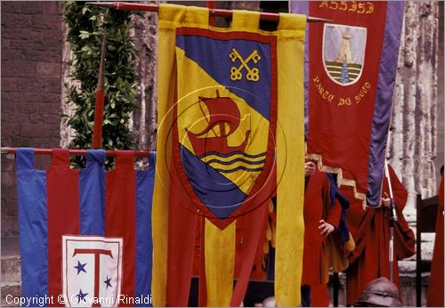 ITALY - ASSISI (PG)
Calendimaggio (primi di maggio)
La città rivive l'epoca medievale per celebrare il ritorno della primavera