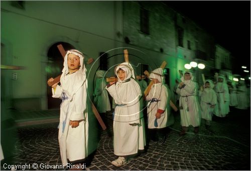 ITALY - CALITRI (AV)
Processione delle croci a spalla al Monte Calvario (Venerd Santo)
inizio della processione nel paese prima dell'alba