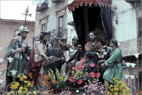 ITALY - CALTANISSETTA
Settimana Santa
i Misteri della Passione di Cristo rappresentati in splendide statue in cartapesta del '700