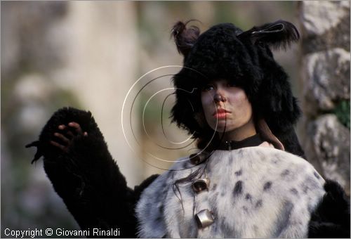 ITALY - CASTELNUOVO A VOLTURNO (IS)
Festa "Il Cervo" (carnevale)
la cerva entra in paese