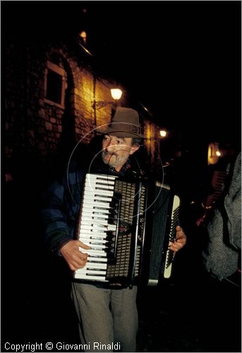 ITALY
COLLELONGO (AQ)
Festa delle Cottore (Sant'Antonio Abate, 16 gennaio)
i suonatori girano per il paese tutta la notte