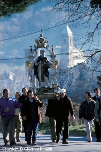 ITALY
FARA FILIORUM PETRI (CH)
Le Farchie (16-17 gennaio - Sant'Antonio Abate)
processione di Sant'Antonio Abate