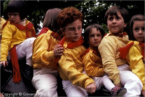 ITALY - GUBBIO (PG)
Festa della Corsa dei Ceri (15 maggio)
la prima domenica di maggio la discesa dei ceri dal santuario di Sant'Ubaldo verso la citt con i bambini sopra