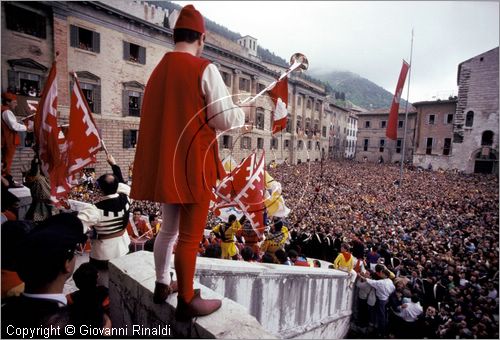 ITALY - GUBBIO (PG)
Festa della Corsa dei Ceri (15 maggio)
i ceri nella piazza della Signoria per l'alzata