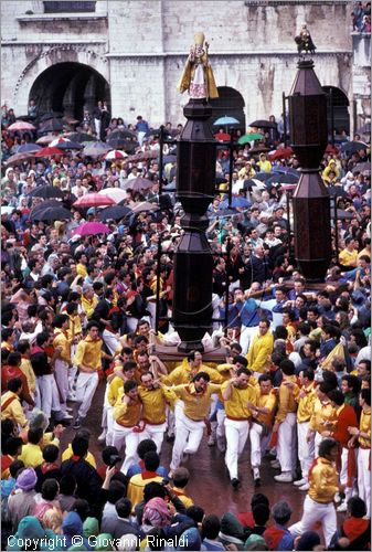 ITALY - GUBBIO (PG)
Festa della Corsa dei Ceri (15 maggio)
i ceri nella piazza della Signoria durante la corsa